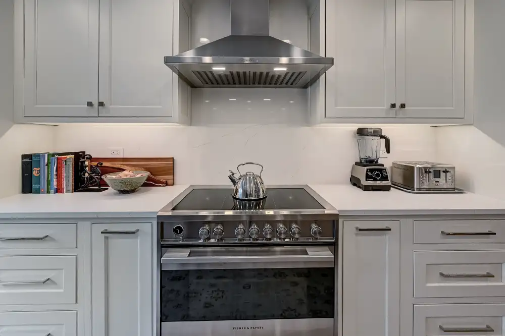 Luxury Fixtures and Materials Luxury fixtures and materials in custom homes